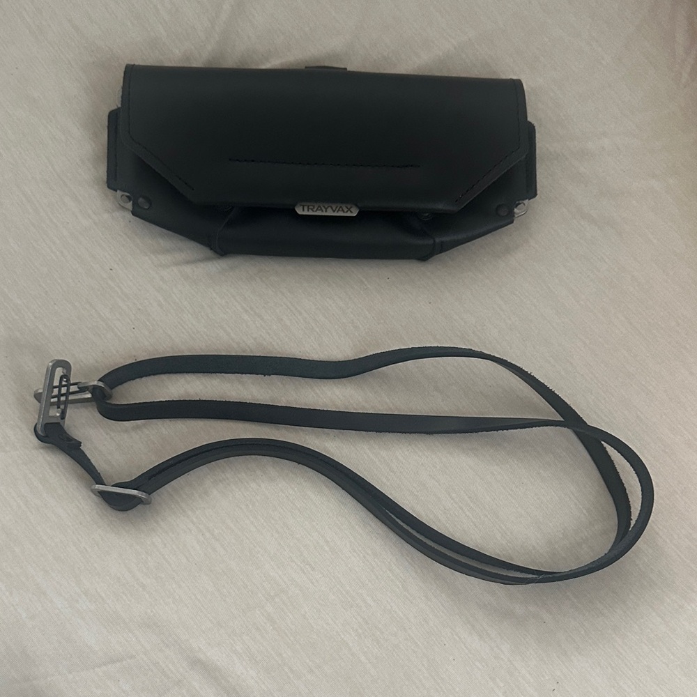 Trayvax Roam Clutch - Black Leather | New - Picture 4 of 4